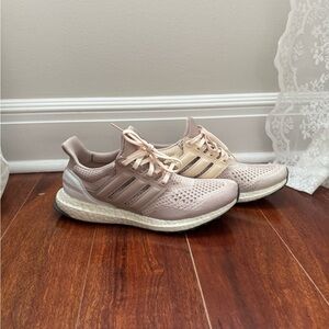 Adidas Women's Light Pink Sneakers